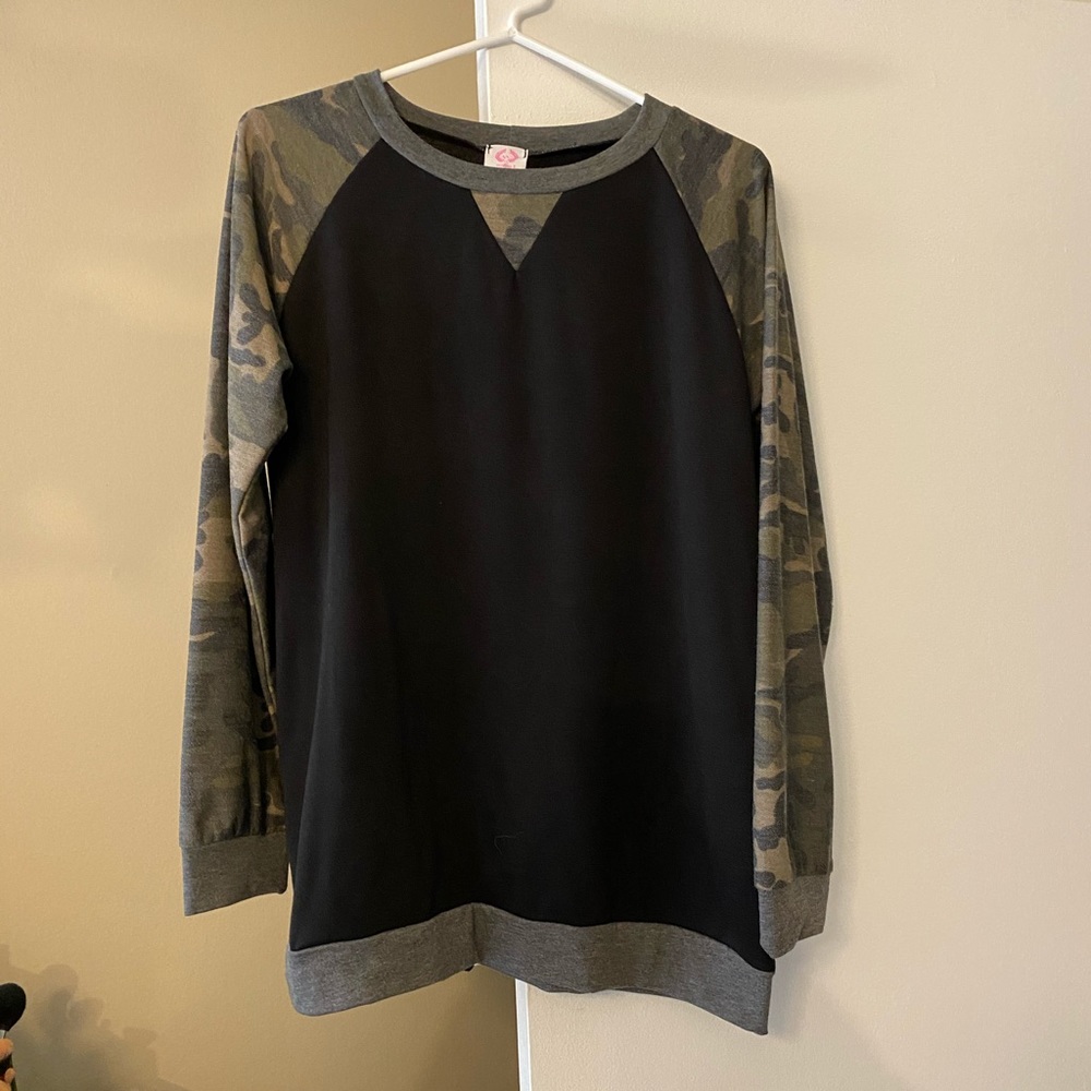 NWOT Camo tunic